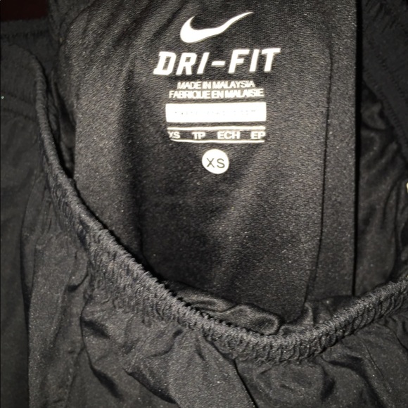 Black nike shorts - Picture 2 of 2